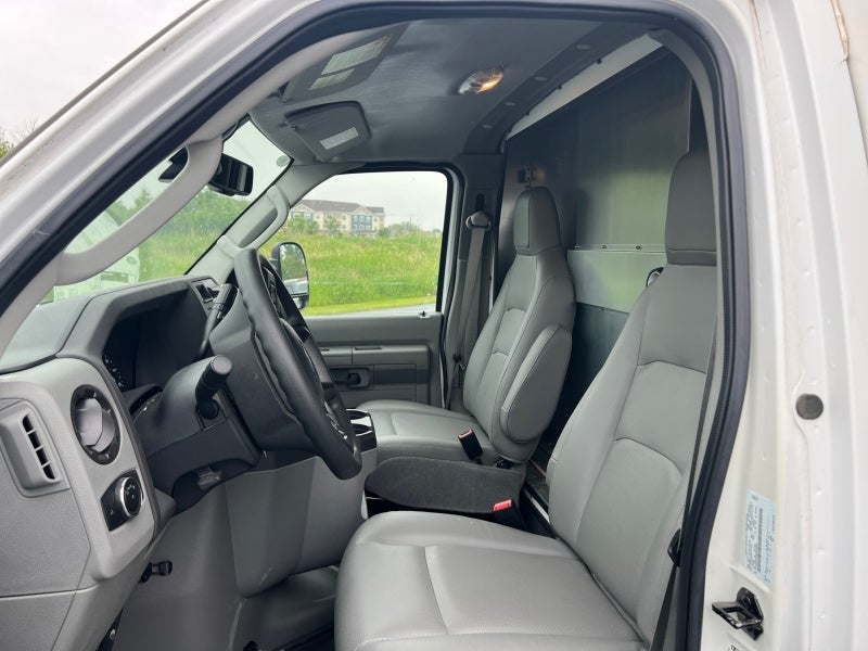2024 Ford E-Series Cutaway E-450 DRW 176" WB