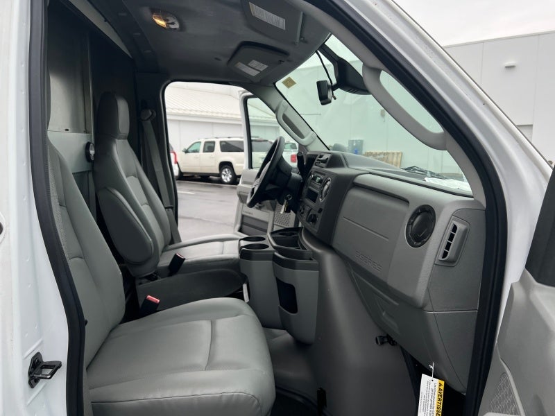 2024 Ford E-Series Cutaway E-450 DRW 176" WB