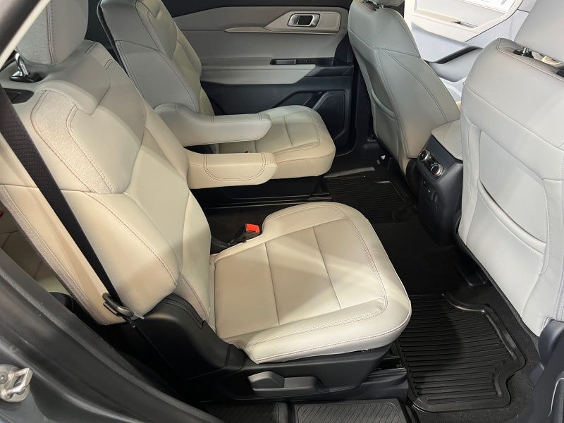 2026 Ford Explorer Base