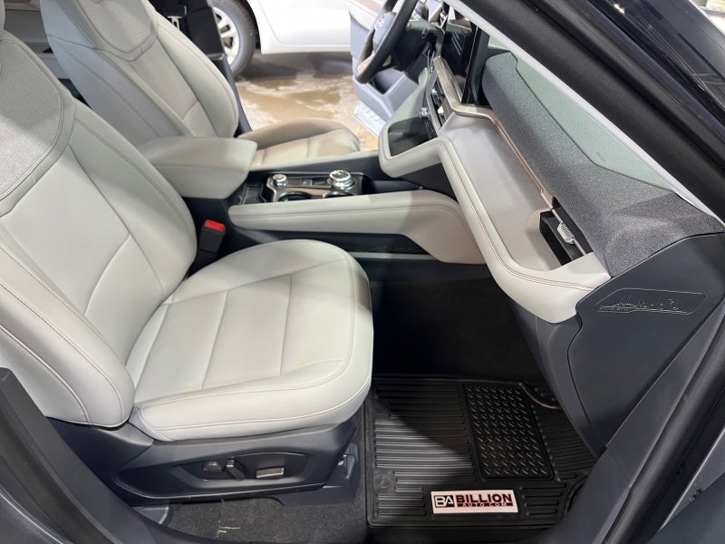 2026 Ford Explorer Base