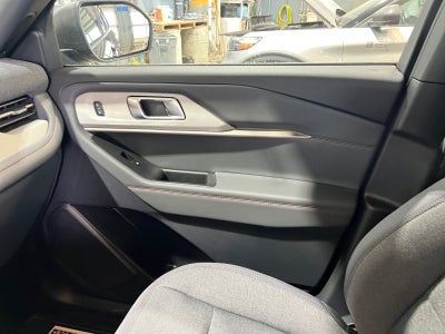 2027 Ford Explorer Active w/200A Pkg