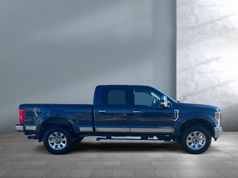 2017 Ford Super Duty F-250 SRW Lariat