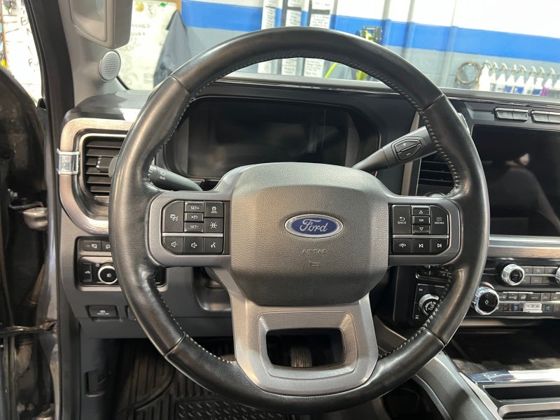 2023 Ford Super Duty F-250 SRW LARIAT