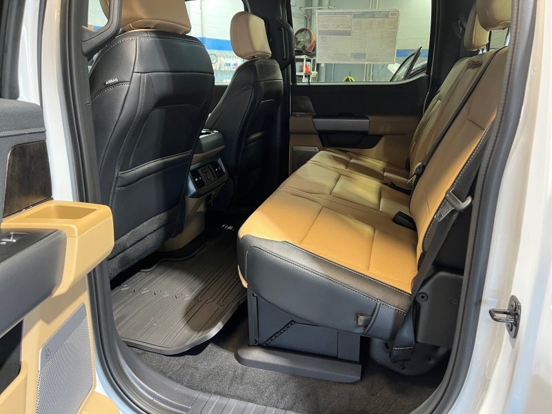 2026 Ford Super Duty F-350 SRW LARIAT