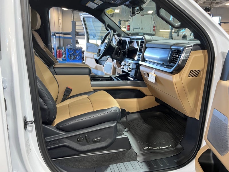 2026 Ford Super Duty F-350 SRW LARIAT