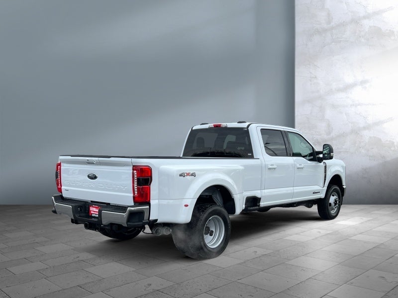 2026 Ford Super Duty F-350 DRW XLT