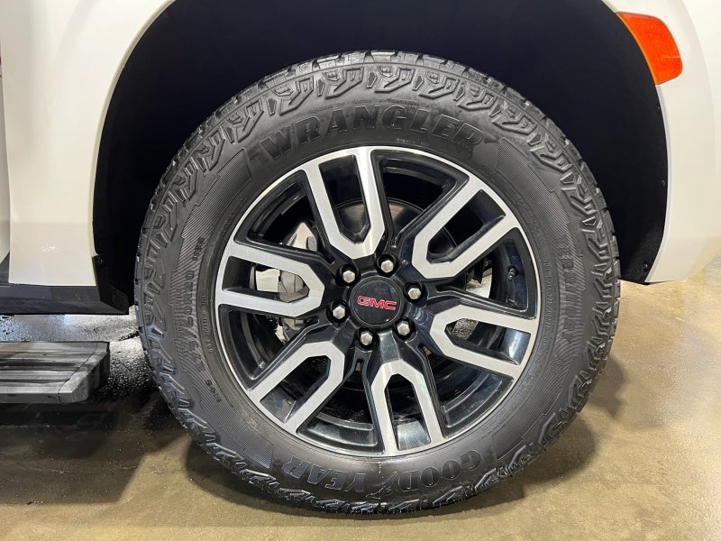 2024 GMC Yukon AT4