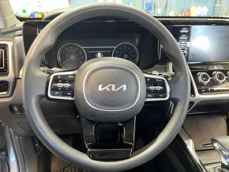 2022 Kia Sorento LX