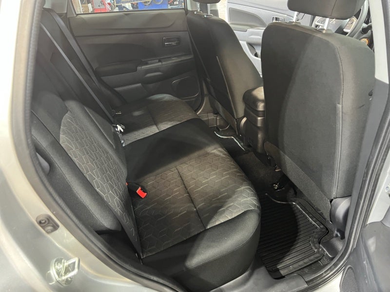 2024 Mitsubishi Outlander Sport ES