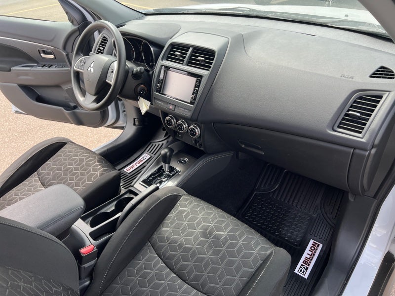2025 Mitsubishi Outlander Sport ES