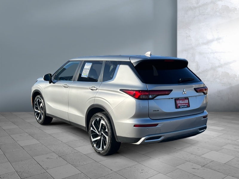 2024 Mitsubishi Outlander SE